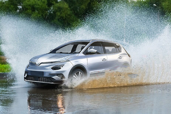 xe-dien-vinfast-chong-nuoc